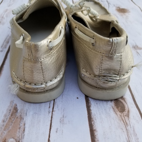 Unionbay Gold Metallic Loafers - Picture 3 of 5